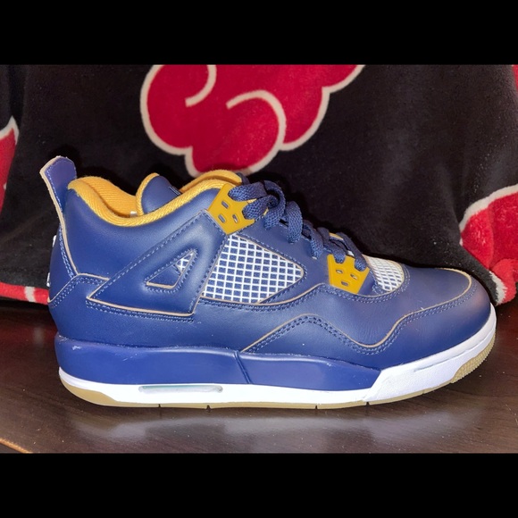 Air Jordan Retro 4’s (Dunk from above ) Size 7